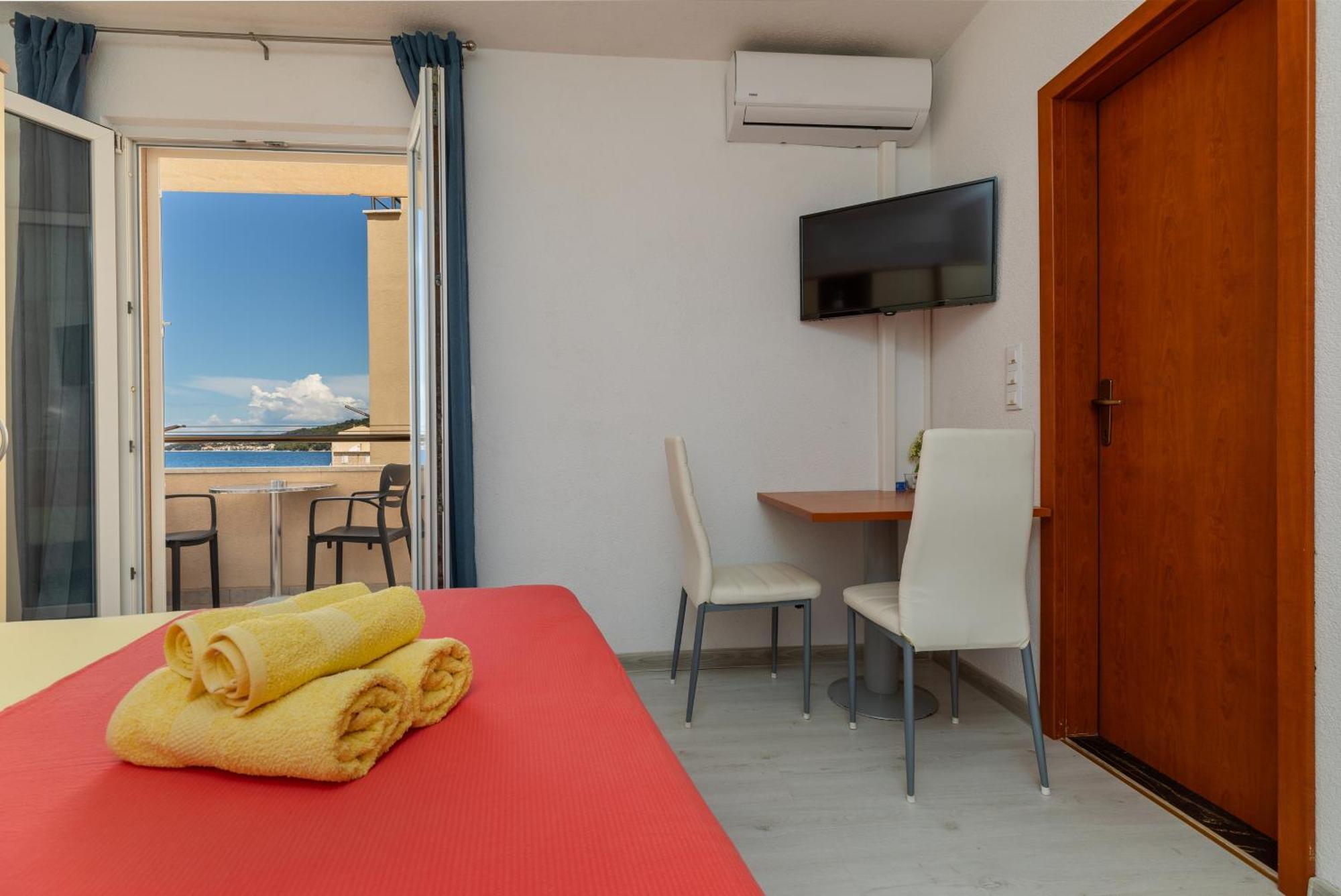 Apartments By The Sea Drasnice, Makarska - 6697 エクステリア 写真