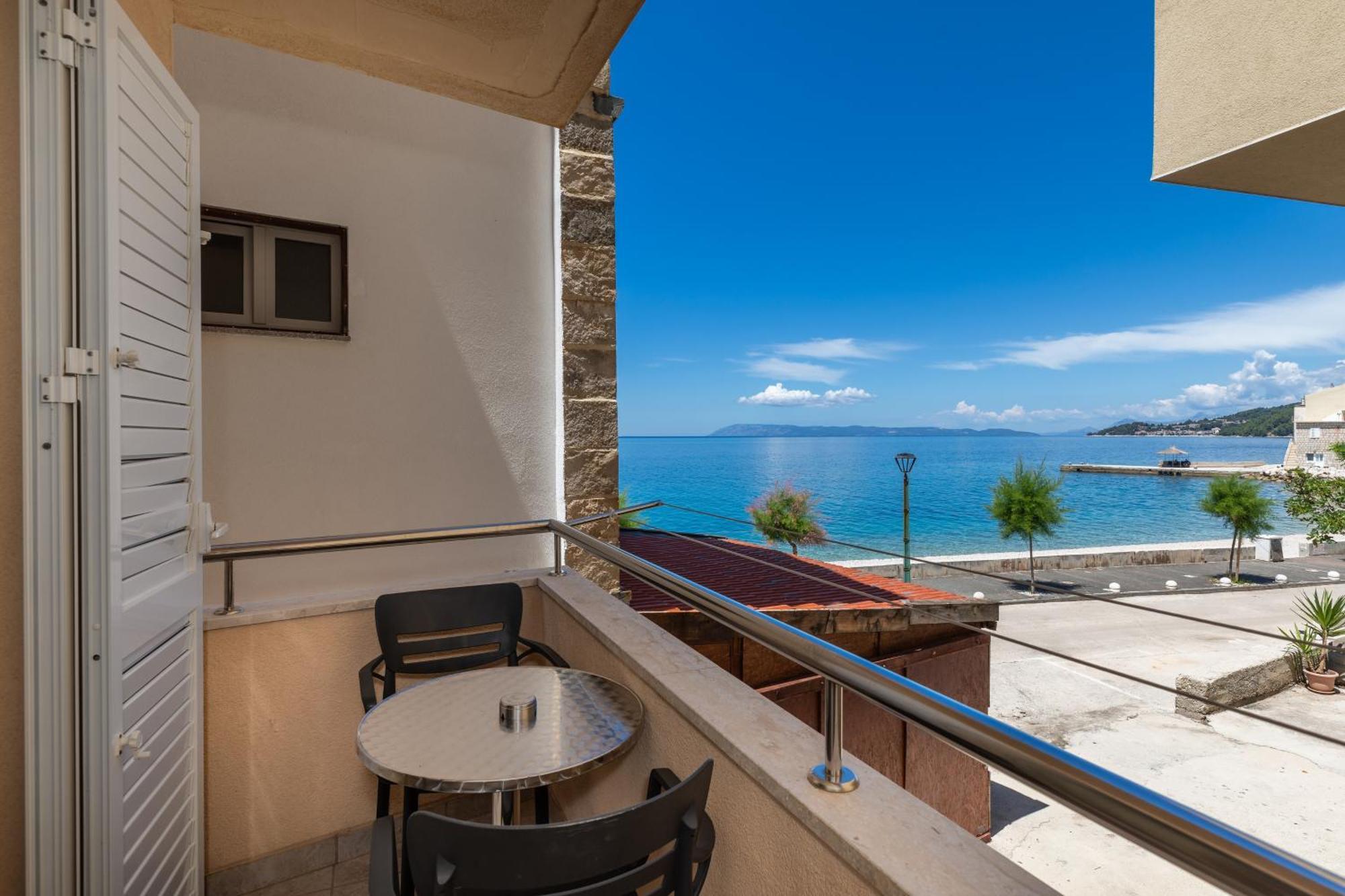 Apartments By The Sea Drasnice, Makarska - 6697 エクステリア 写真
