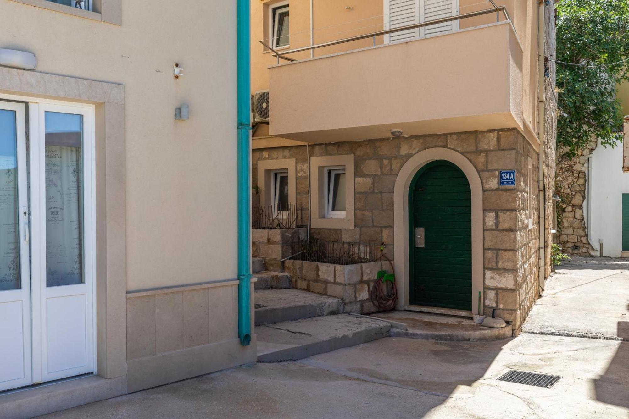 Apartments By The Sea Drasnice, Makarska - 6697 エクステリア 写真