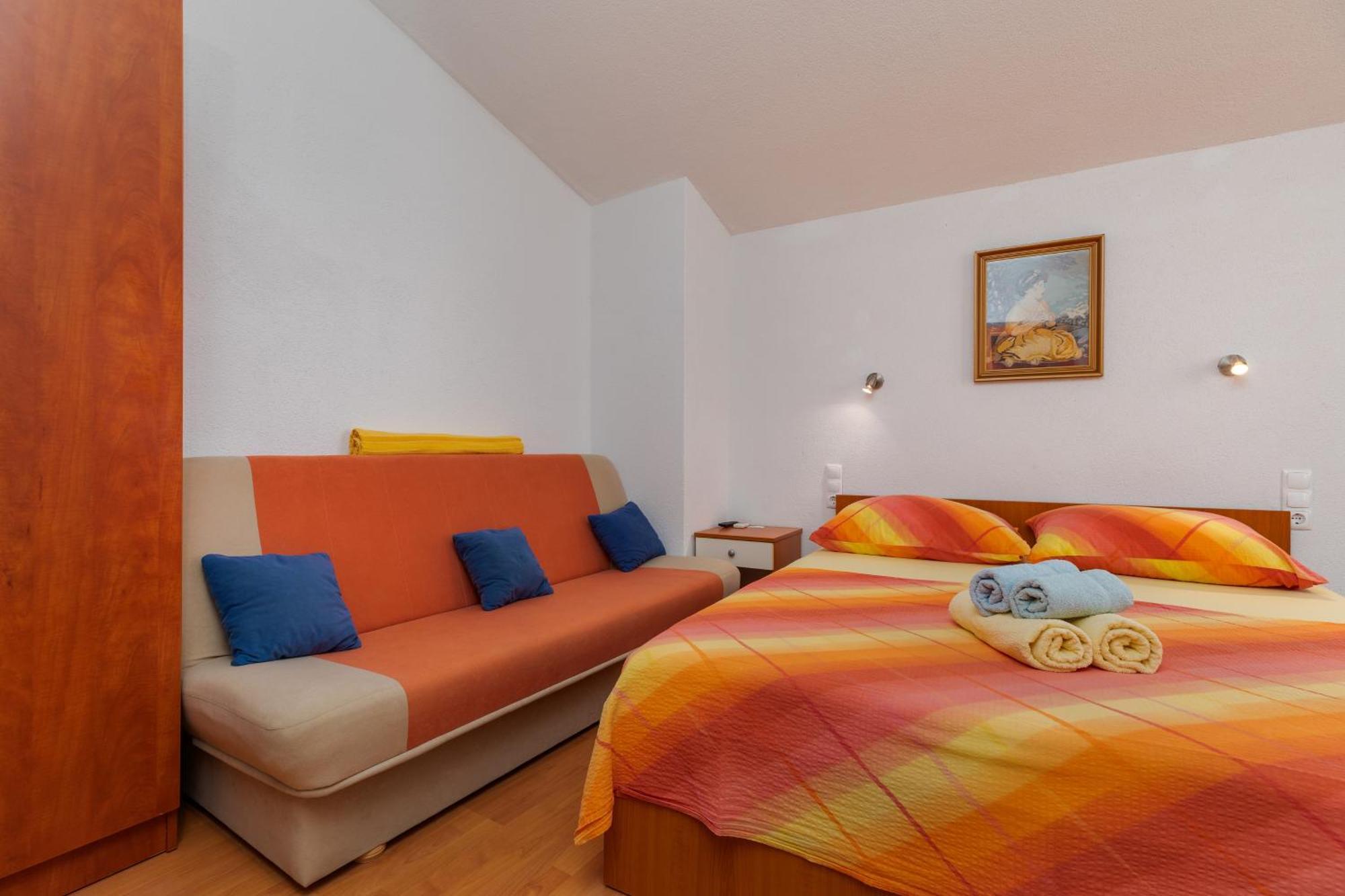 Apartments By The Sea Drasnice, Makarska - 6697 エクステリア 写真
