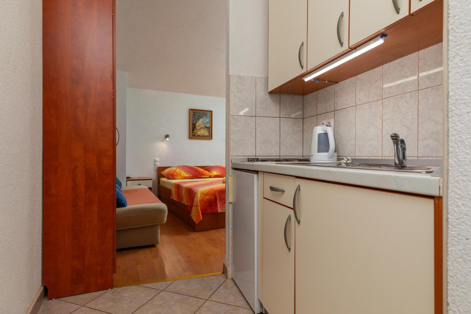 Apartments By The Sea Drasnice, Makarska - 6697 エクステリア 写真
