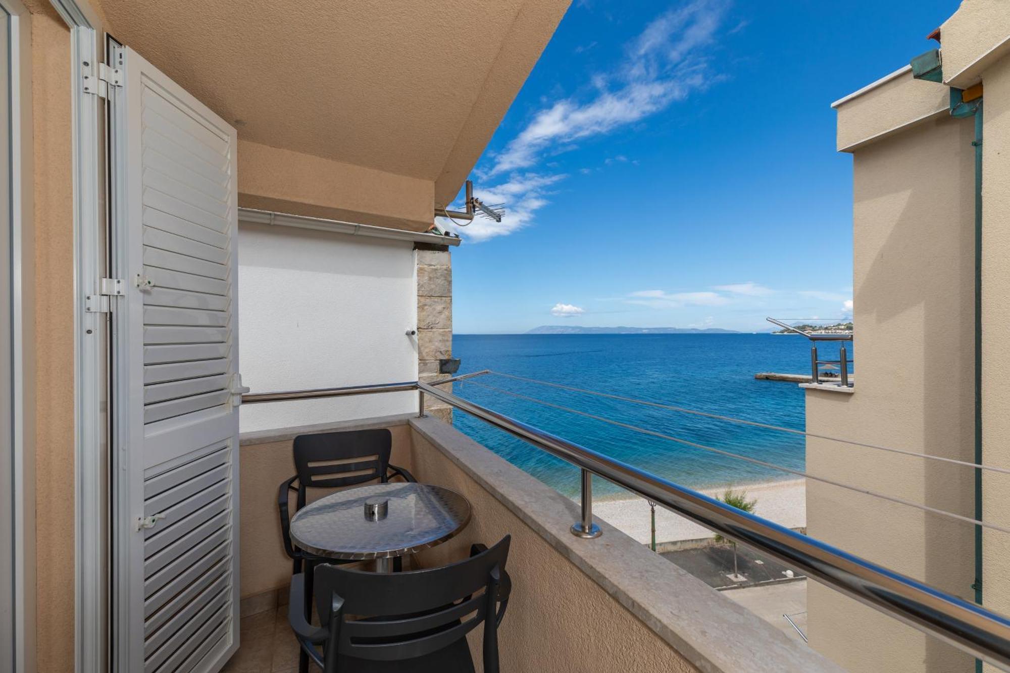 Apartments By The Sea Drasnice, Makarska - 6697 エクステリア 写真